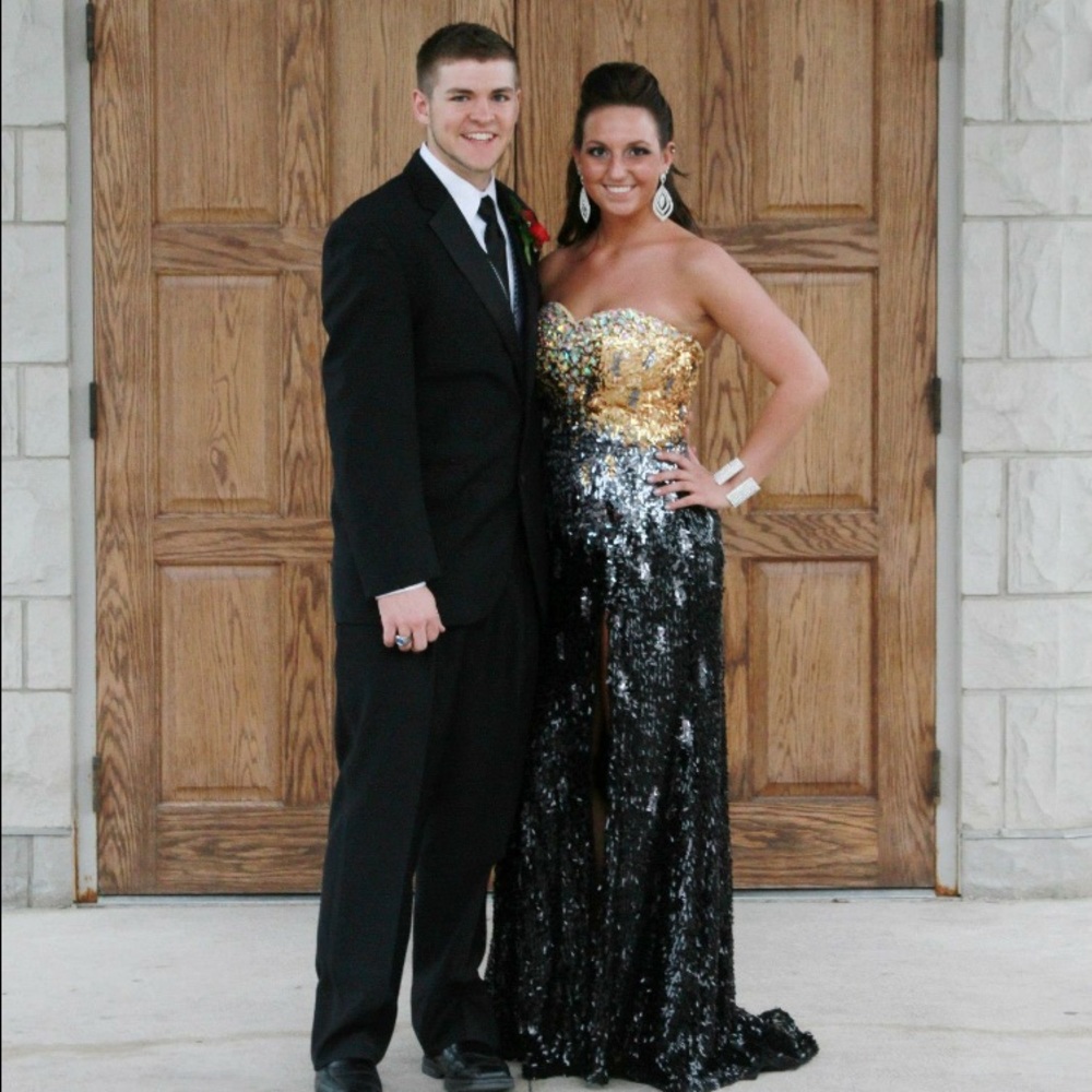 Beautiful Tony Bowls prom dress