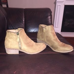 Brown suede ankle booties