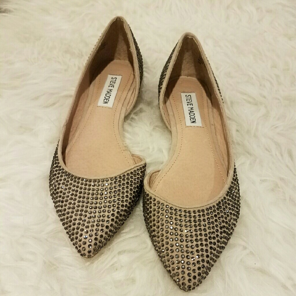 NWOT Nude with Gunmetal Crystal Flats