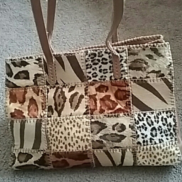 Carlos Falchi Handbags - 💗💗Carlos Falchi purse. 🎁LOVELY!