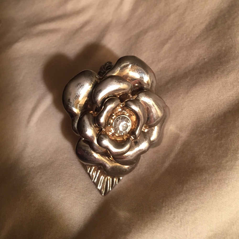 Flower ring - Picture 2 of 3
