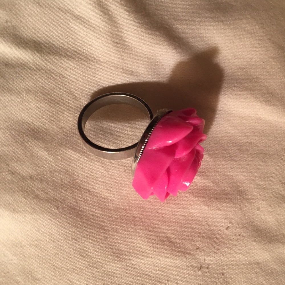 Flower ring - Picture 2 of 3