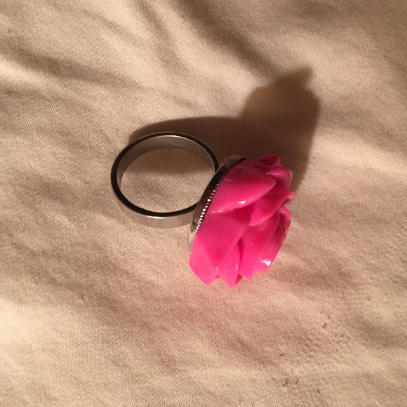 Flower ring - Picture 2 of 3