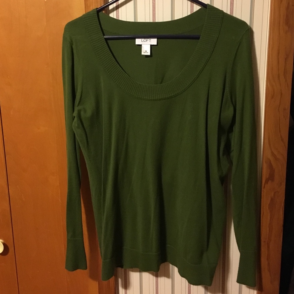 Ann Taylor Loft Green Sweater size Medium