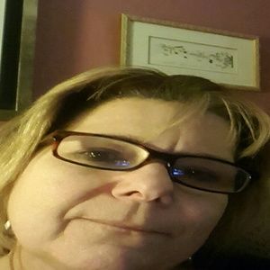 Meet your Posher, Denise