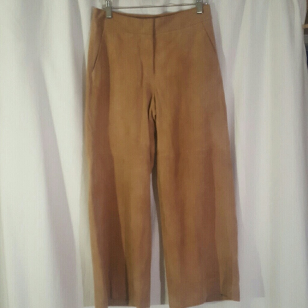 WHBM N W/O TAGS Suede wide leg crop pants