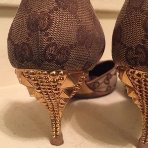 Gucci pump
