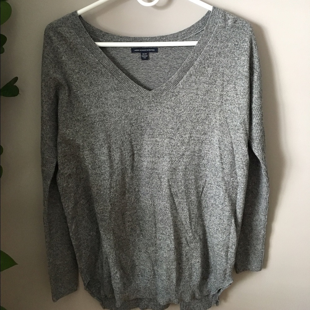 American Eagle grey sweater