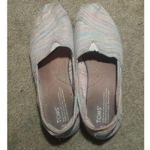 Multicolored woven toms(: