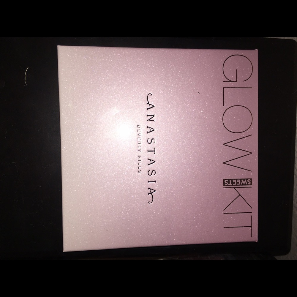 Anastasia Glow Kit