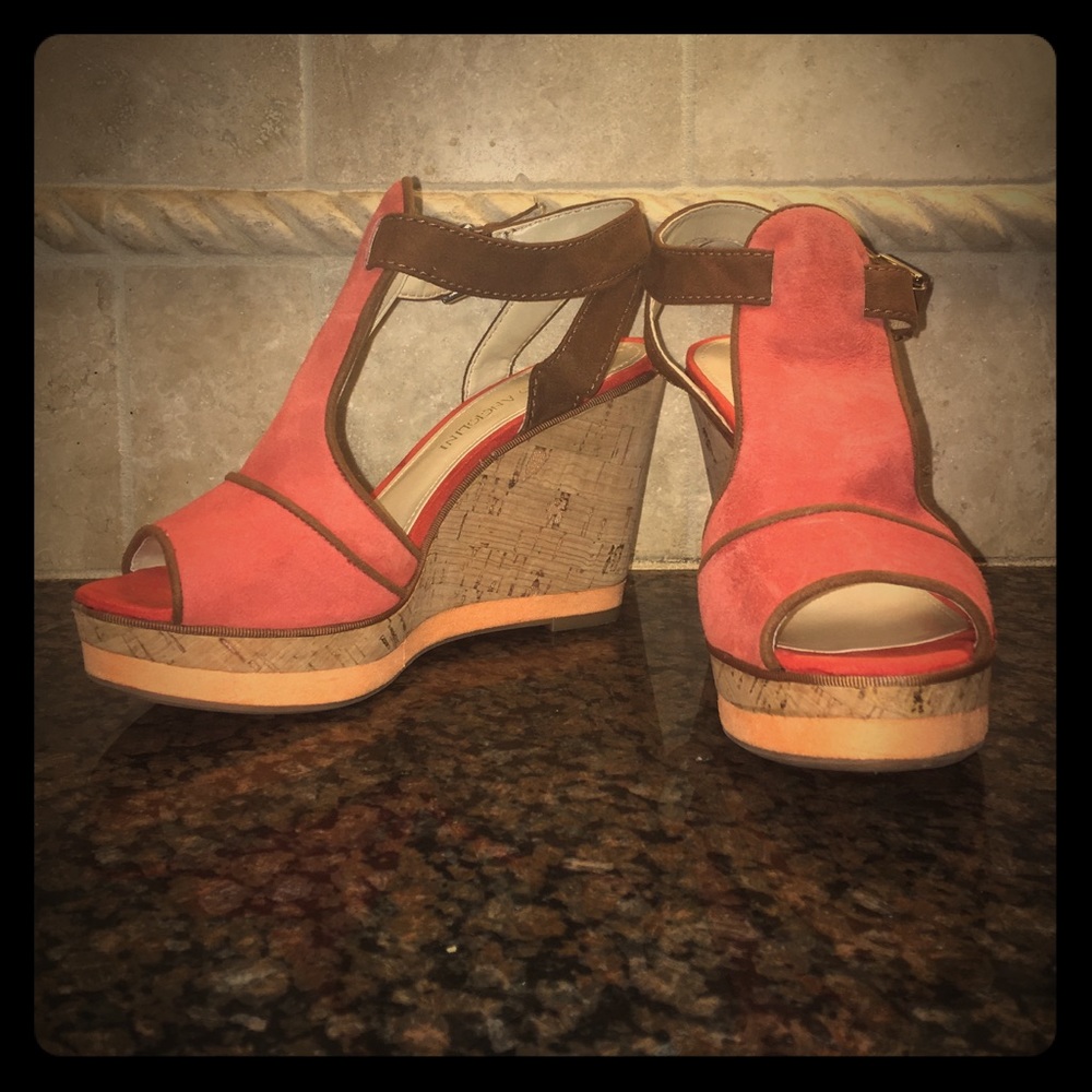 EUC Enzo Angiolini Coral Wedges - 6 1/2
