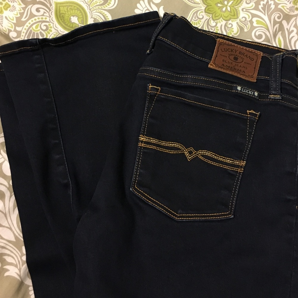 Lucky Brand size 6/28 dark denim jeans