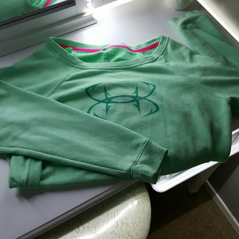 XL Under armour lightweight boat neck sweater