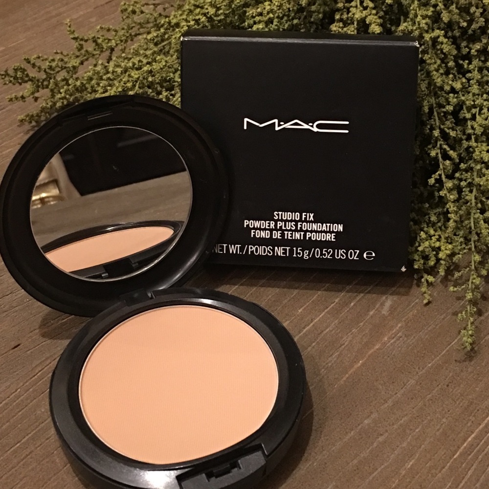 MAC Studio Fix Powder Plus Foundation