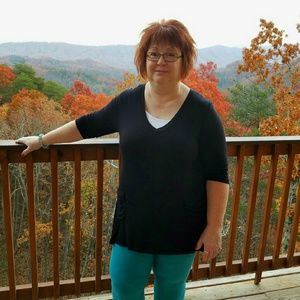 Meet your Posher, Debbie