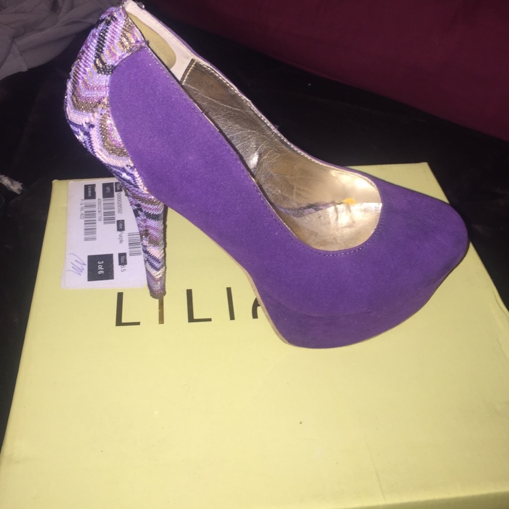 🎉Price Drop🎉Women's purple velvet platform heels