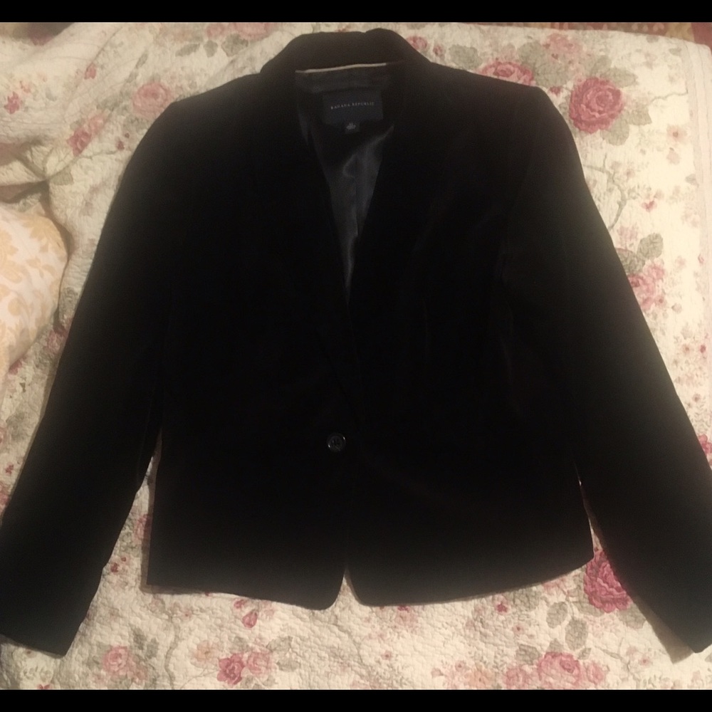 Banana Republic Velvet Blazer (14)