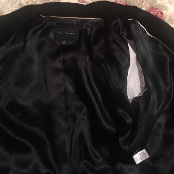 Banana Republic Velvet Blazer (14) - Picture 2 of 3