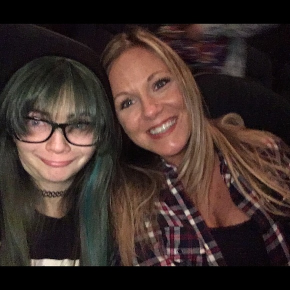 Meet your Posher, Elizabeth - Picture 1 of 1