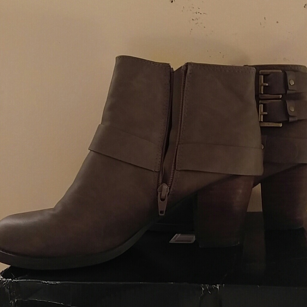 Boot - Picture 3 of 4