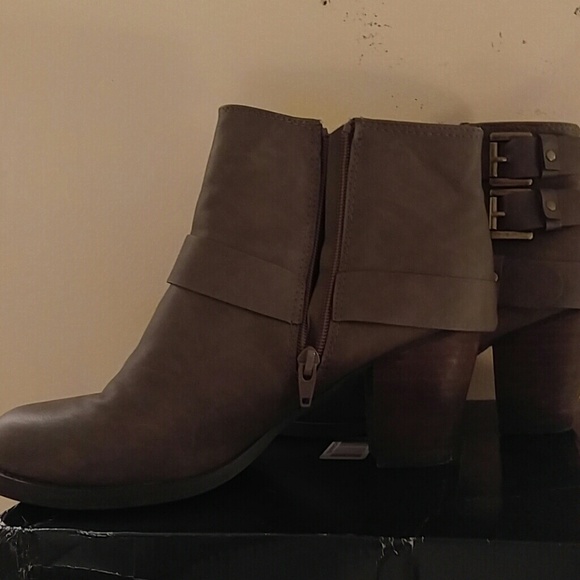 Boot - Picture 3 of 4