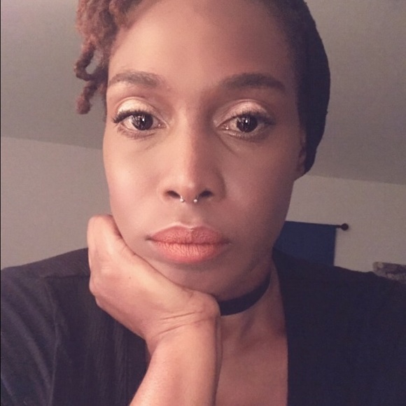 Meet your Posher, Nastassia - Picture 2 of 2