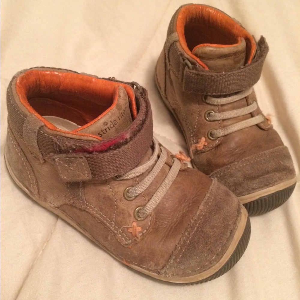 Stride-rite boots. Toddler boy size 7.5