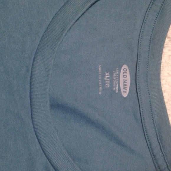 🎉CLOSET CLOSED - Picture 2 of 4