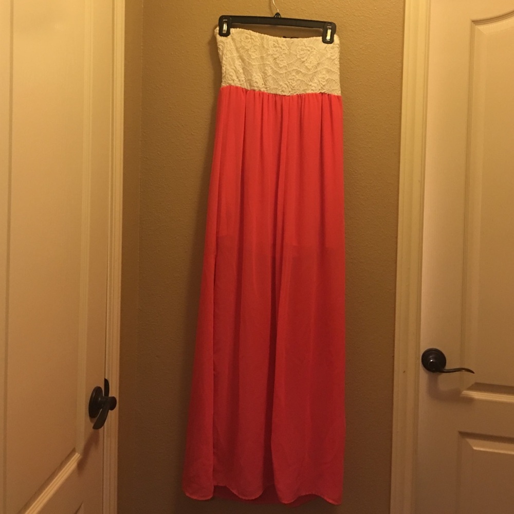 Strapless maxi
