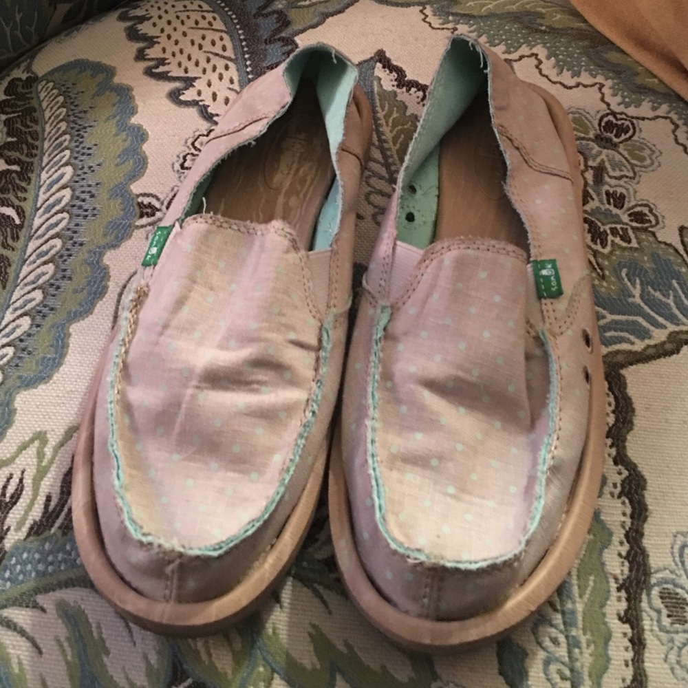 Sanuk Polka dot sandals size 7 like new