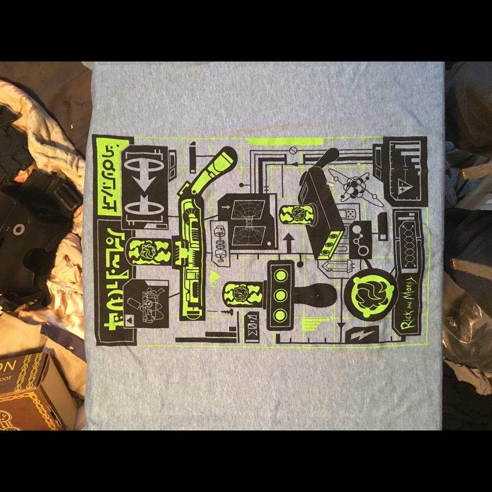 Rick and Morty - Portal gun tee shirt