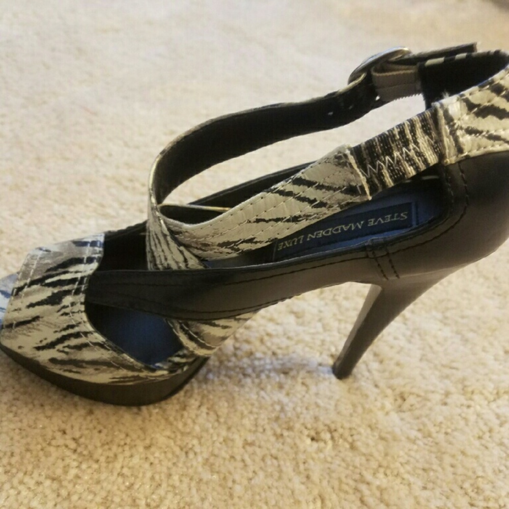 Steve Madden Luxe Libra Animal Platform Heels Shoe