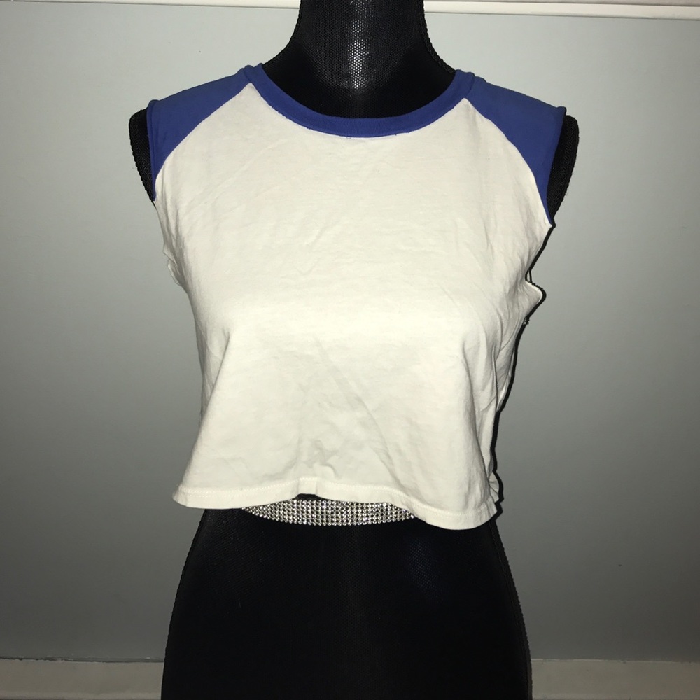 Cropped jersey half sleeve *includes free gift*