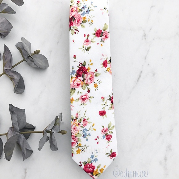 hwl boutique Other - Beautiful vintage tie!
