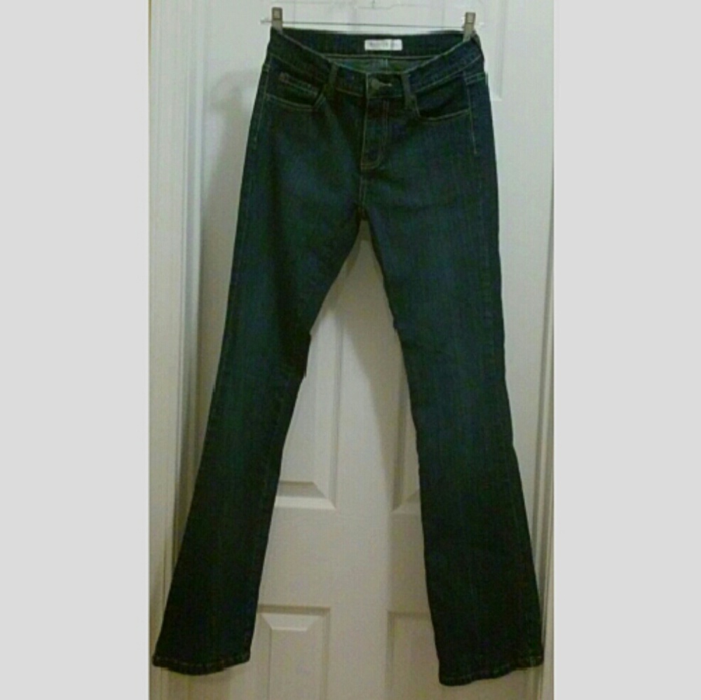 White House. Black Market mid rise jeans, sz 28