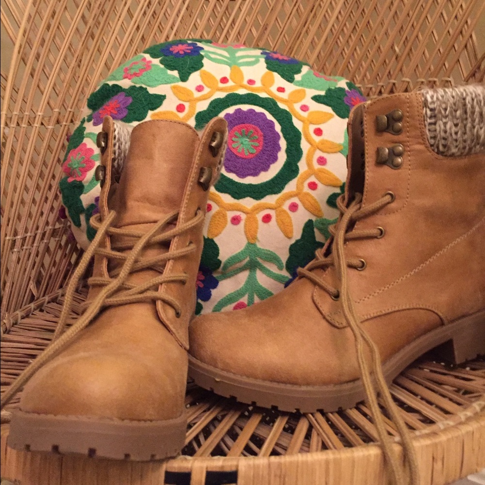 Seven Dials Soba Sweater Cuff Booties
