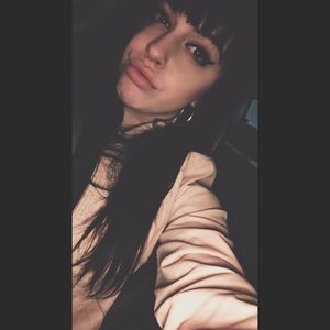 Meet your Posher, Lydia