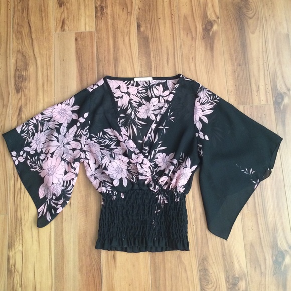 Beautiful cropped Forever 21 shirt in size small - Picture 1 of 4