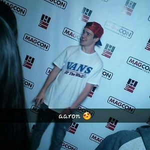 Meet your Posher, Victoria