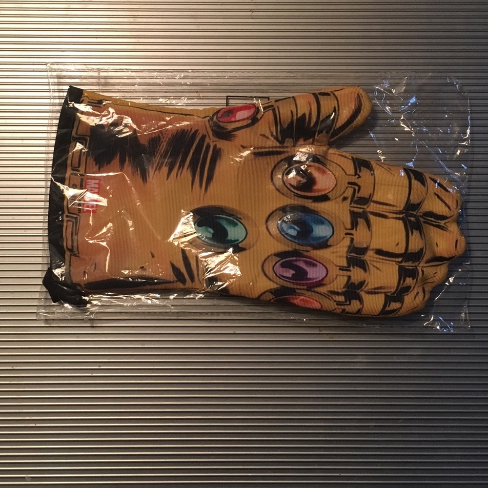 Infiniti Gauntlet oven mit