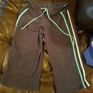 Capri workout pants