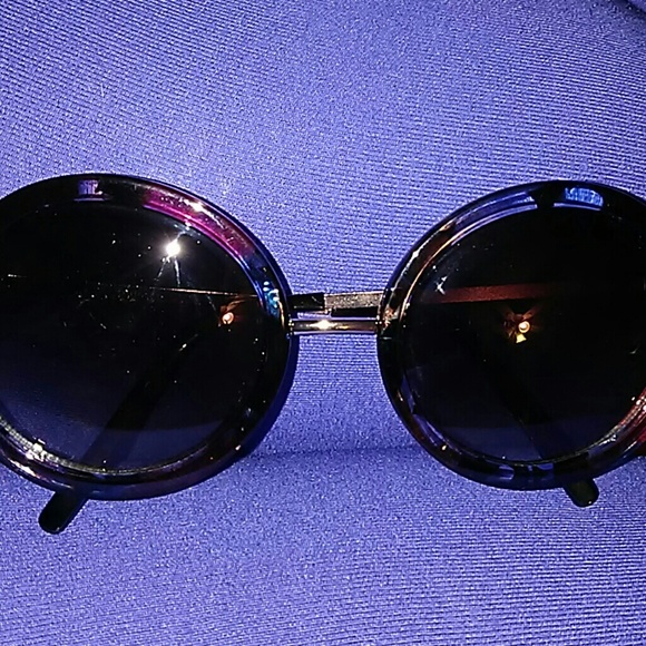 Sunglass bundle - Picture 2 of 4