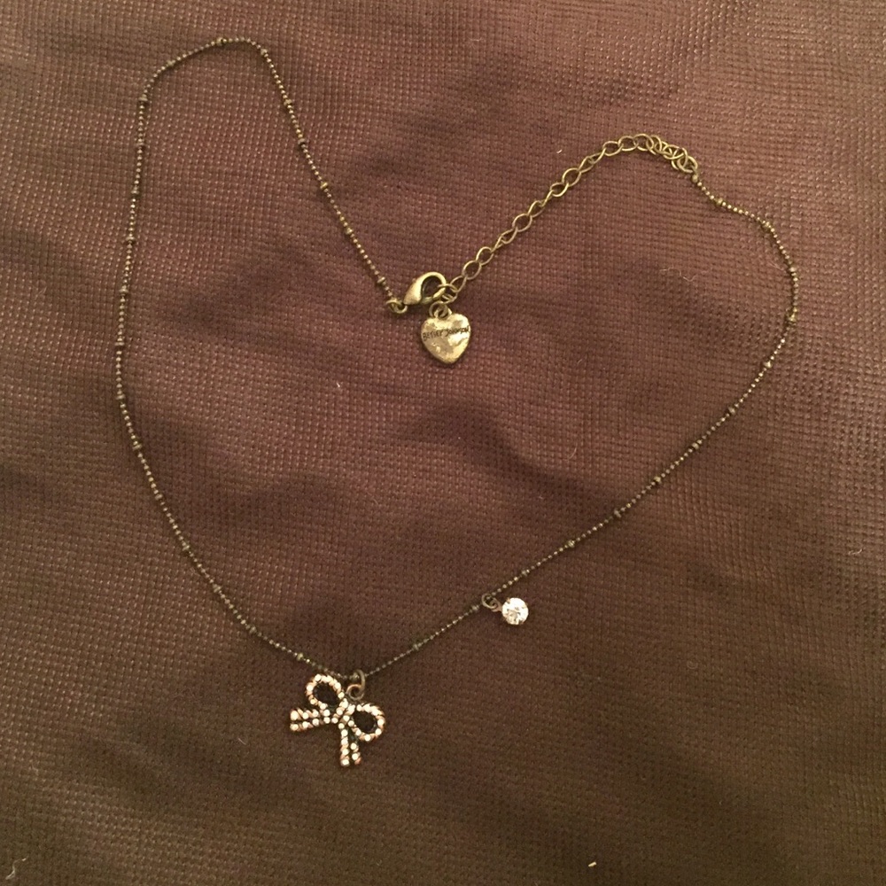 Betsey Johnson Bow Necklace🎀