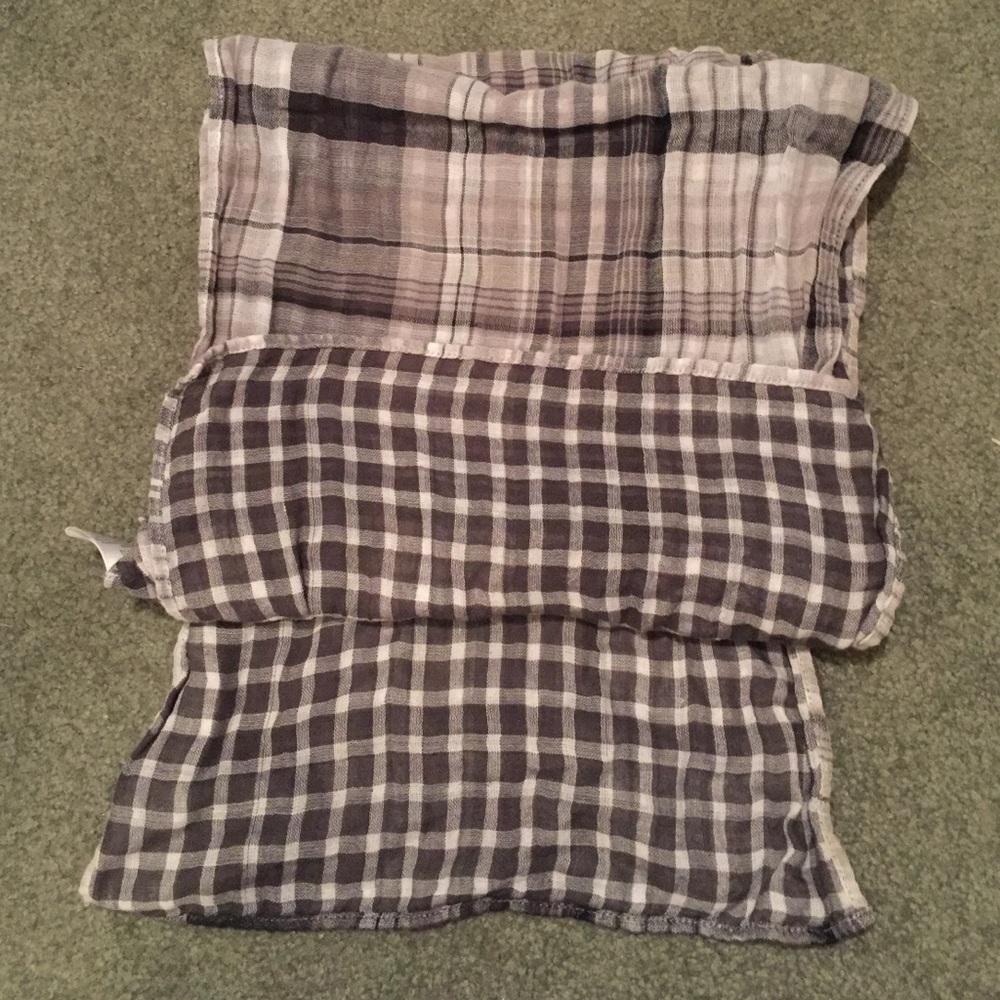 Reversible scarf
