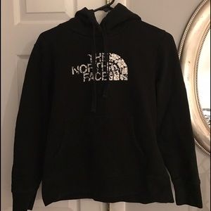 North Face Hoodie size M EUC