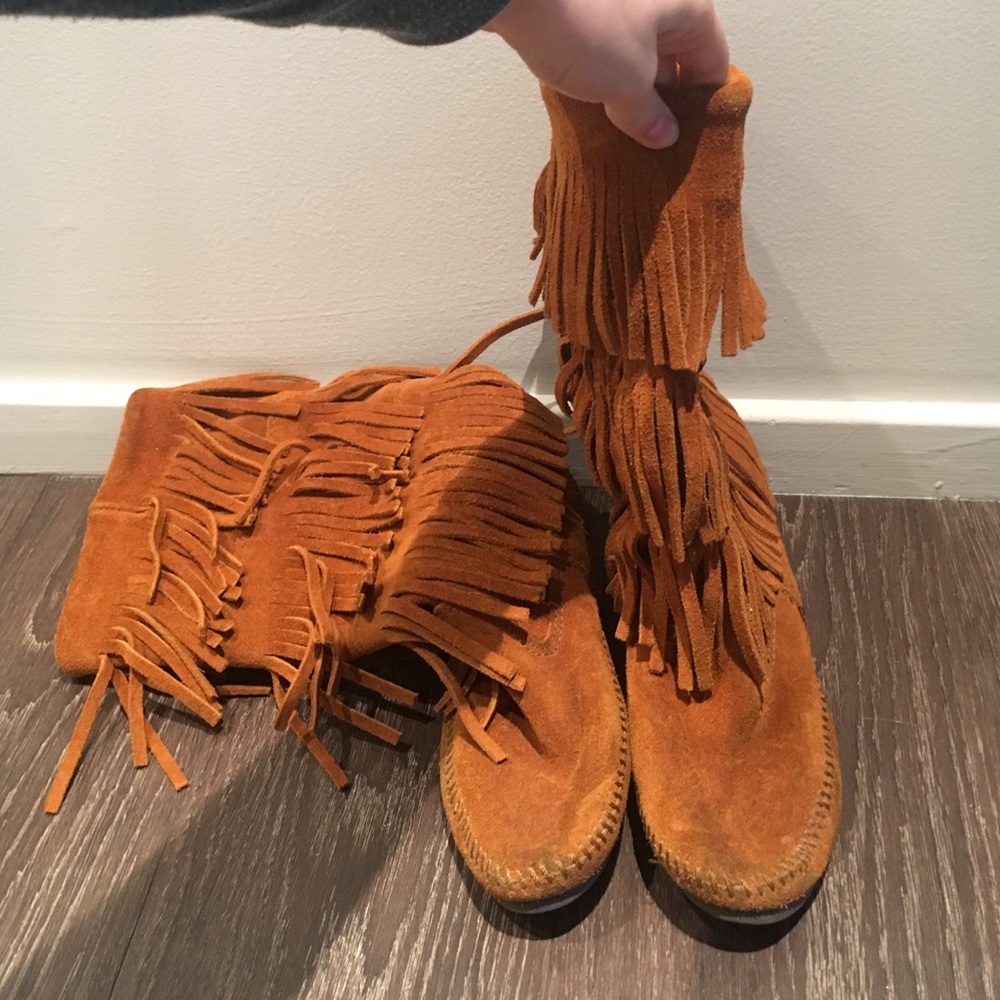 Minnetonka fringe boots
