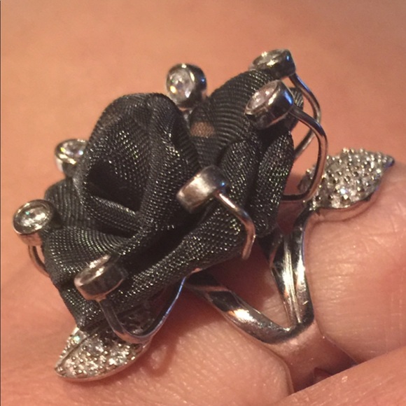 925 Sterling Silver & 18k White Gold Rose Ring - Picture 4 of 6