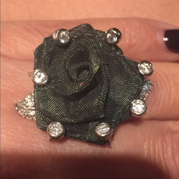 925 Sterling Silver & 18k White Gold Rose Ring - Picture 6 of 6