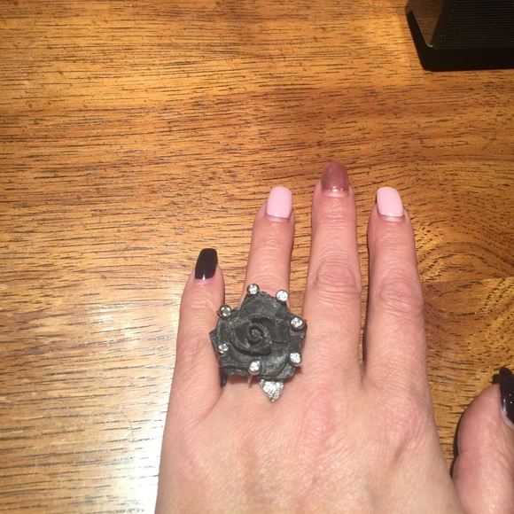 925 Sterling Silver & 18k White Gold Rose Ring - Picture 2 of 6