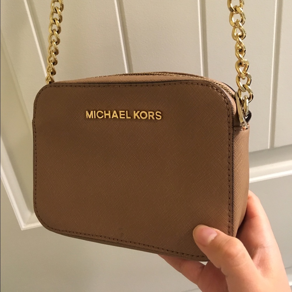 Michael Kors Crossbody DESPERATE TO SELL